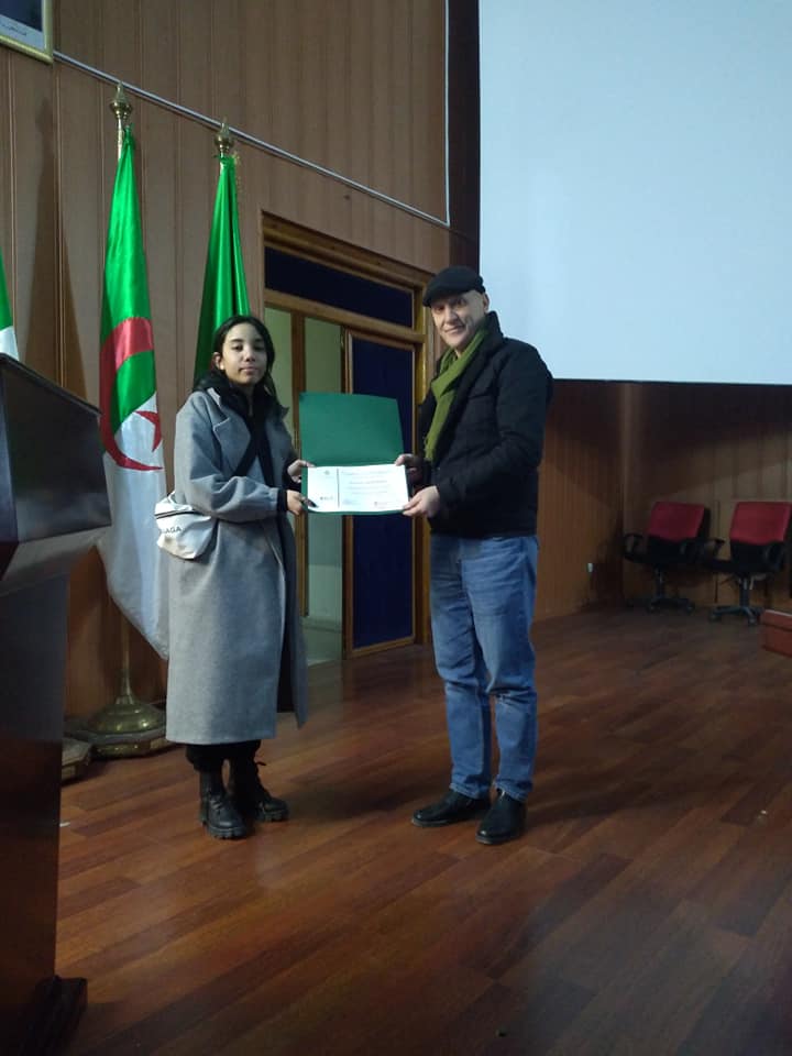 Cérémonie de remise des attestations de participation au programme de